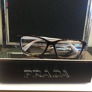 prada vpr01v